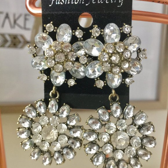 Silver Round Stones Antique Style Earrings - Fashion Jewelry - Picture 3 of 4